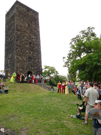 Práchovna - Zálabská Bašta z 15. století stojící na pravém břehu Labe,<br />ještě před rekonstrukcí, která proběhla roku 2006.